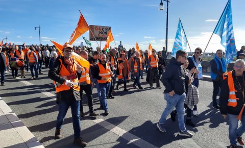15 MARS : Entre 5000 et 8000 personnes à BLOIS